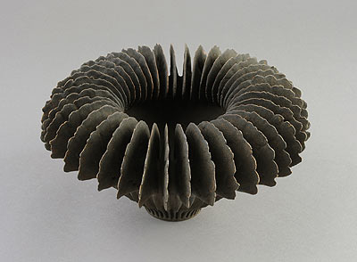 Black/Brown Flange Bowl Form